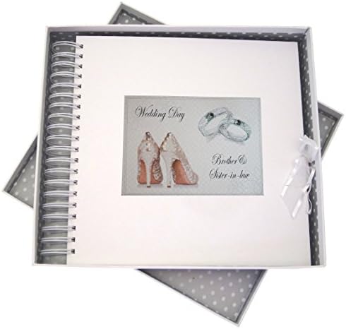 Ден на картички со бели памучни картички, книга за картички и свекрви, дизајн на картички, дизајн на чевли и венчални прстени, 27 x 30 x