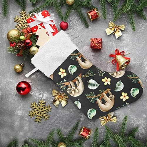 Алаза Божиќни чорапи слатки мрзлици што висат на дрвјата класични персонализирани големи декорации за порибување за семејни сезонски празници