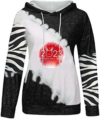 OPLXUO Среќна Нова Година 2023 година Худс жени симпатична зајаче графичка маичка на врвови година на зајакот кошула со долг ракав пуловер