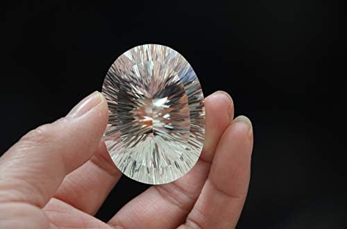 Висока надморска височина на вистинската Тибет Хималај 99% чиста кристална кварц 121 еднострана дијамант се сече реална резба уметност 1,77