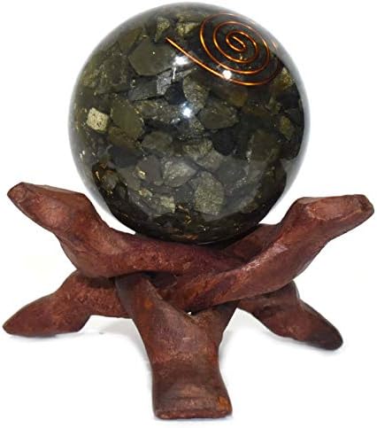 Исцелување4u оргонитска сфера златна пирит големина 2-2,5 инчи и една дрвена топка стојат природна кристална топка сфера Васту Реики Чакра