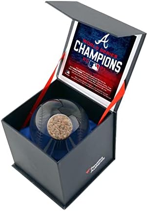 Атланта Бравес 2021 МЛБ Светска серија шампиони Кристал Бејзбол со нечистотија користена од игра - МЛБ игра користена бејзбол