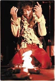 Золто постер imiими Хендрикс Монтереј Поп фестивал 1967 година пожар за гитара 12 x 18 инчи
