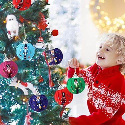 12 парчиња Божиќно оревчести топка украс Орнамент Оревокршач Дизајн на топка Орнамент Оревокршачка висечка ткаенина завиткана од топка украс завиткан