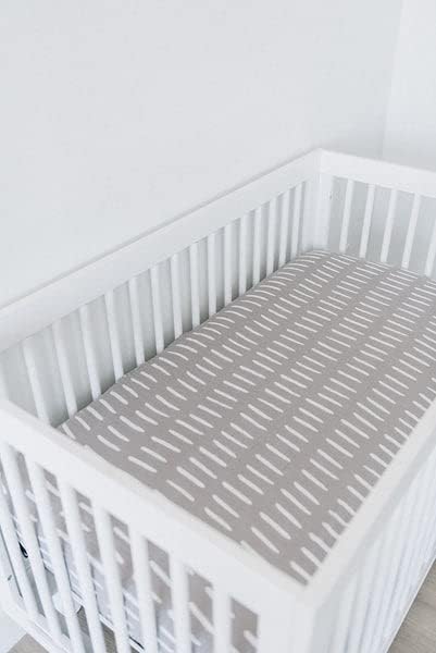 Ливада Флорал Муслин креветче од Меби Бебе, меки и дишечки постелнини за бебиња, модерна неутрална постелнина за креветчиња, стандарден лист