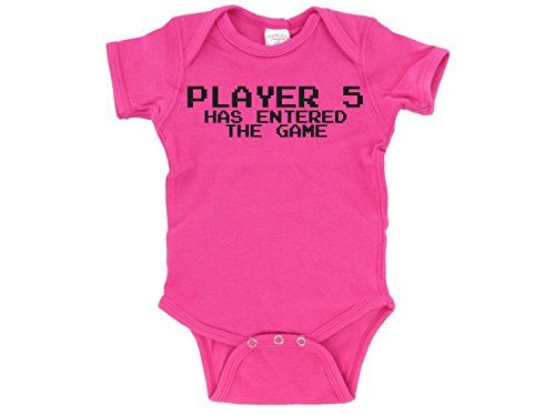 Играч 5 влезе во игра Прекрасно смешно бебешко тело едно парче розово/црно)
