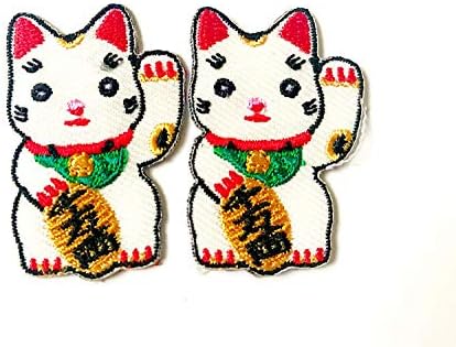 Сет од 2 мали. Мини среќна мачка маче јапонски знак значка симпатична закрпи за лого на цртани филмови шијат железо на извезена апликација