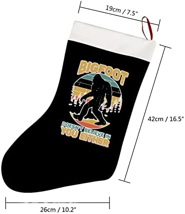 Bigfoot Верувајте за Божиќно порибување кратки плочи на Божиќни чорапи што висат украс за украсување на камин на новогодишна елка