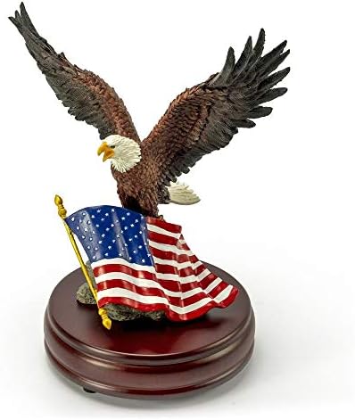 Американски ќелав орел со американско знаме на дрвена база музичка фигура - многу песни што треба да се изберат - Ла Травиата