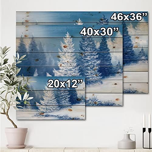DesignQ Dreamklike Spruce Forest со снег покриени дрвја Езеро куќа Дрво wallид декор, сино дрво wallид уметност, големи пејзажи дрвени