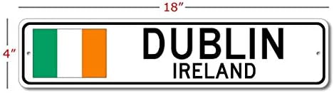 Даблин, Ирска - Ирски знак на улицата со знами