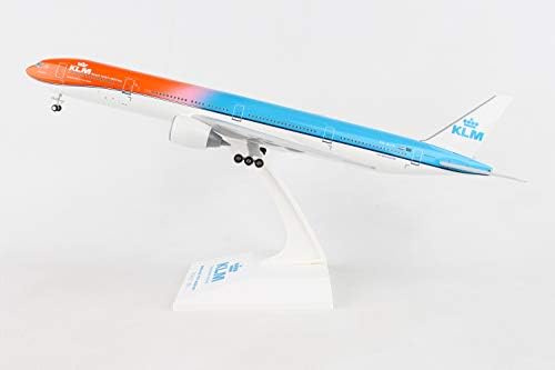 Daron Skymarks KLM 777-300er 1/200 портокалова гордост со опрема